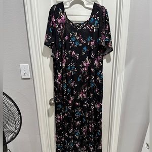 Black long maxi dress with pockets!